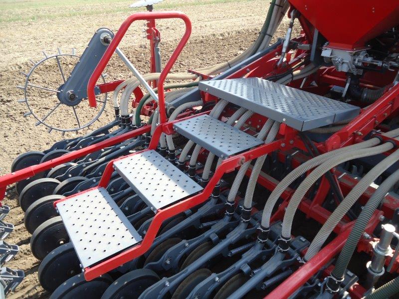 FENIX 700 podest ze schodkami 1