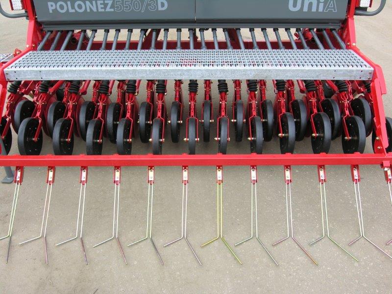 Polonez podest na całej szerokości siewnika