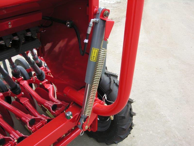 Polonez siłownik do znaczników przejazdu