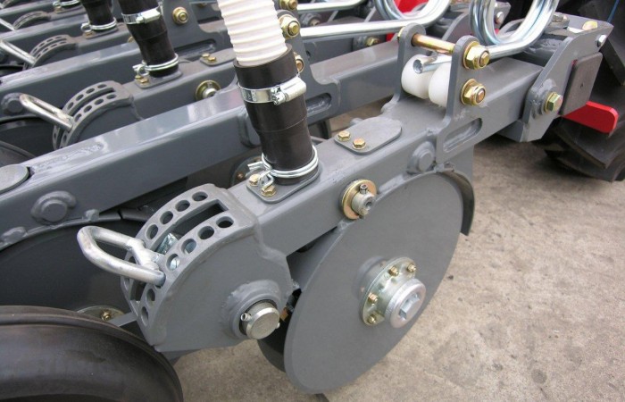 FENIX 3000 - regulacja wysokości kółka kopiującego