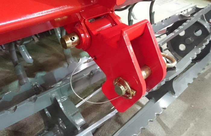 PLUS 400 - zaczep uchylny